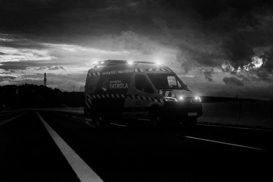 Diaľničiari a polícia opäť apelujú na motoristov, aby dodržiavali pravidlá premávky