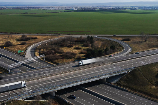 Práce na oprave mostu v križovatke D1 a R1 pri Trnave začínajú po Veľkej noci