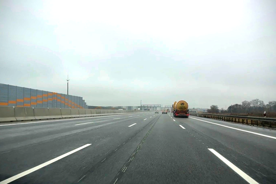 Posledná tohtoročná uzávera D1 skončila. Most nad D1 už slúži motoristom