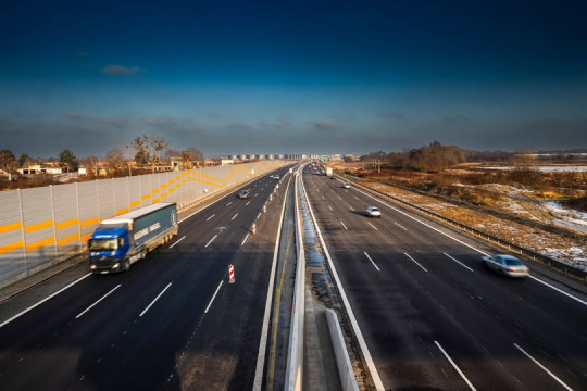 Uzávierka D1 pri Bratislave sa odkladá kvôli nepriaznivej predpovedi počasia