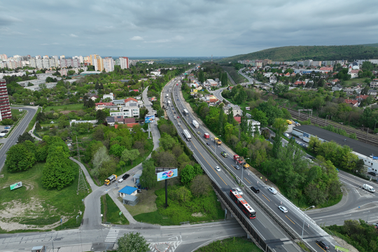 D2 pred Bratislavou čaká zmena. Doprava sa presmeruje bližšie ku krajnici