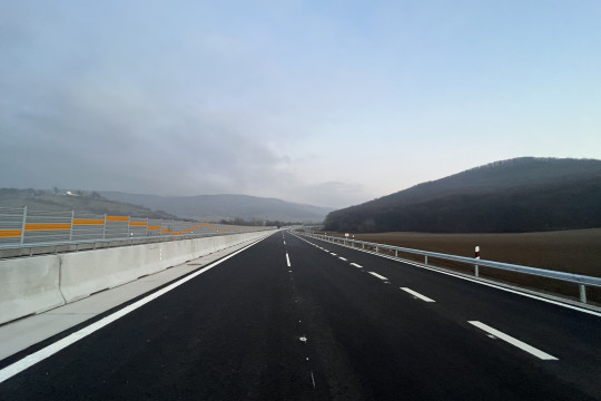 Vylepšovanie vozovky D1 pri Prešove pokračuje, diaľničiari upravia ďalší úsek