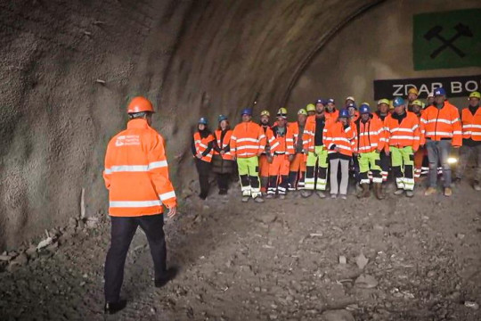 VEĽKÝ MÍĽNIK PRE LIPTOVSKÚ D1, TUNEL ČEBRAŤ JE PRERAZENÝ