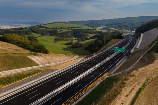 Od augusta budú bez poplatkov obchvaty diaľnic okolo väčších miest