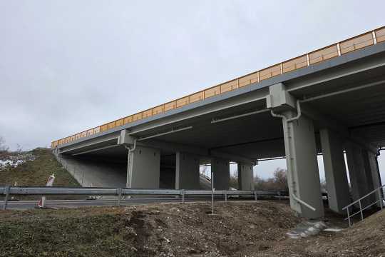 Most pri Hornej Strede prešiel komplexnou opravou, motoristom opäť slúži bez obmedzení