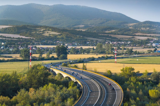 Získame aktuálne geometrické údaje o moste cez Váh pri Beckove