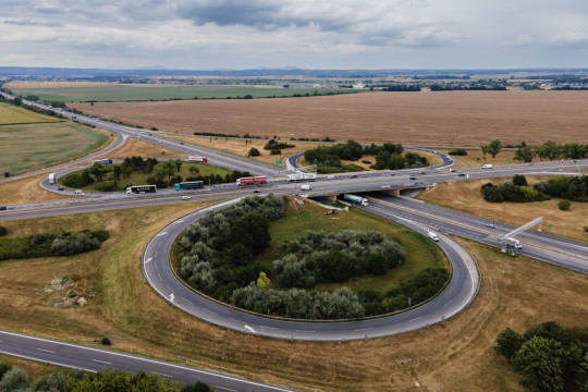 Ľavá polovica mostu D1/R1 pri Trnave je úspešne opravená